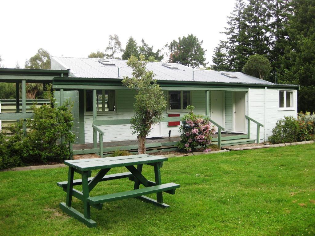 Alpine Holiday Apartments & Campground Hanmer Springs Exterior photo